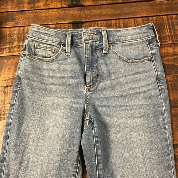 Universal Threads High Rise Skinny - Picture 2 of 6